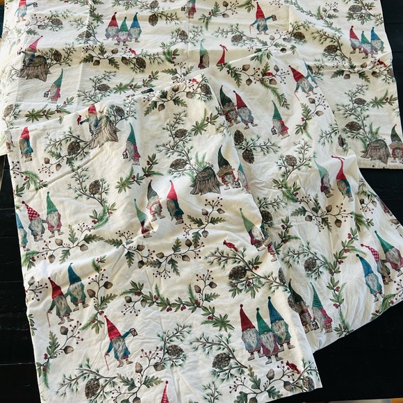 Pottery Barn King size Forest Gnome bedsheet set - Picture 8 of 10